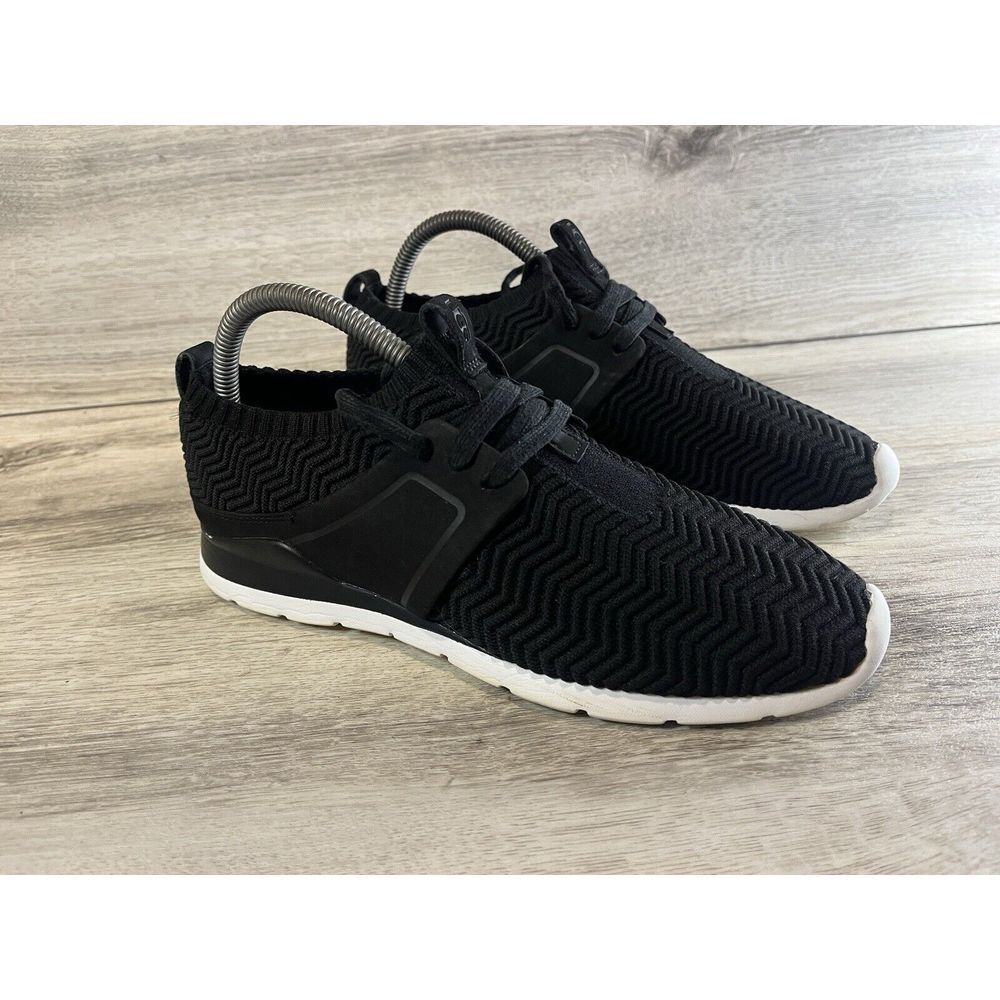 UGG Willows Women's Sneakers Size 8 Black Knit Lace Up Casual‎ Athletic Shoes